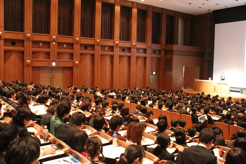 大量的学生从日本西部各地赶来。