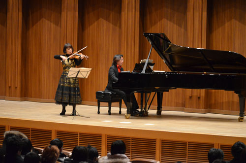 Recital Kimiko Nakazawa violin Recital: Suy nghĩ về hàng ngàn âm điệu Được tổ chức để kỷ niệm 50 năm của KCG.