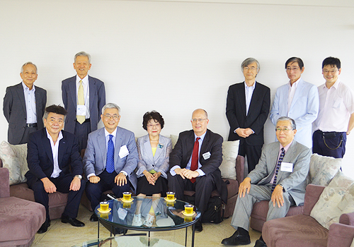 IEEE, một thành viên của Hiệp hội xử lý thông tin Nhật Bản đã đến thăm Bảo tàng KCG