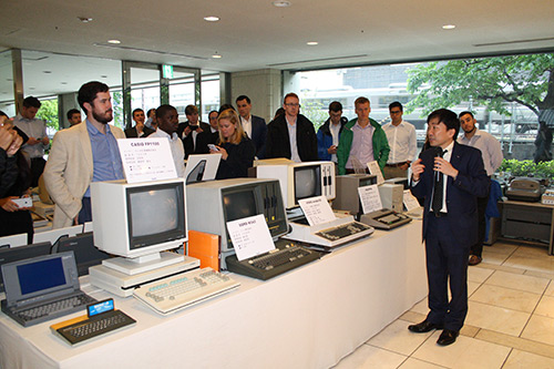 Ghé thăm Bảo tàng Máy tính KCG trong khi lắng nghe ông Akira Hasegawa