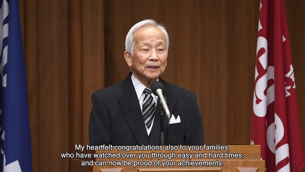 KCGI总裁茨木俊秀通过视频流媒体发表仪式讲话。